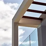 Julieta Villa *